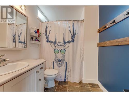 10375 Westshore Road, Vernon, BC - Indoor Photo Showing Bathroom
