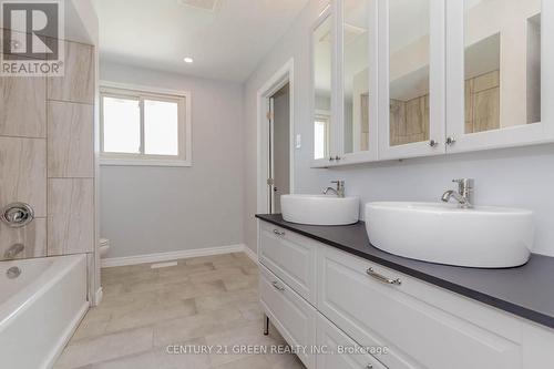 1691 Glancaster Road, Hamilton, ON - Indoor Photo Showing Bathroom