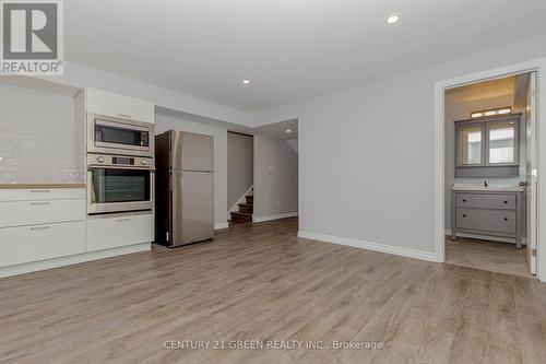 1691 Glancaster Road, Hamilton (Mount Hope), ON - Indoor Photo Showing Kitchen