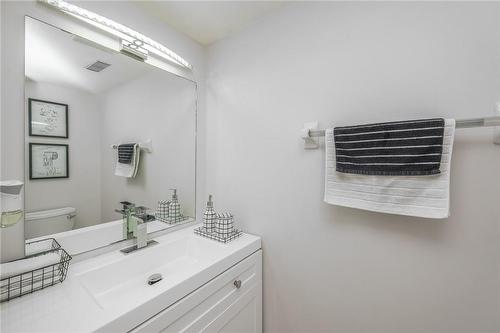 2075 Walker'S Line|Unit #232, Burlington, ON - Indoor Photo Showing Bathroom