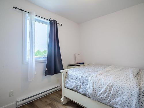 Chambre Ã Â coucher - 430 Rue Du Pré, Trois-Rivières, QC - Indoor Photo Showing Bedroom