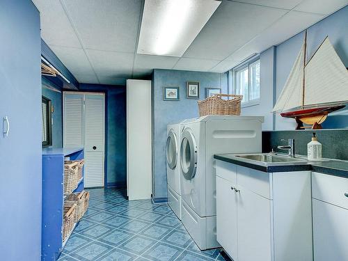 Laundry room - 1795 Boul. De Boucherville, Saint-Bruno-De-Montarville, QC - Indoor Photo Showing Laundry Room