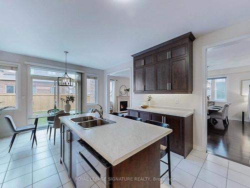 5 Baleberry Cres, East Gwillimbury, ON - Indoor Photo Showing Kitchen With Double Sink