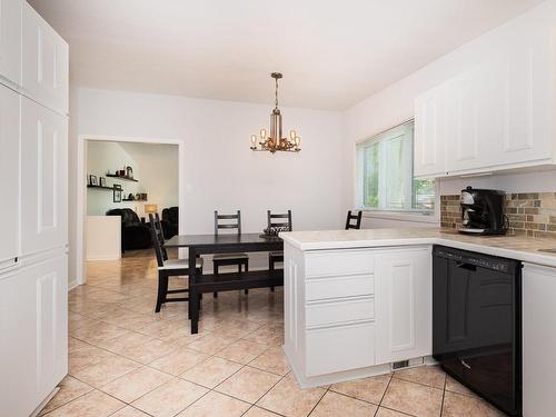 Kitchen - 446 13E Rue, Laval (Laval-Des-Rapides), QC - Indoor