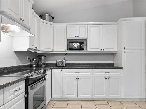 1920 Pierce Way, Qualicum Beach, BC - Indoor Photo Showing Dining Room