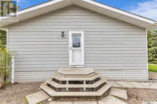 512 W 1St Street, Wilkie, SK - Outdoor With Exterior