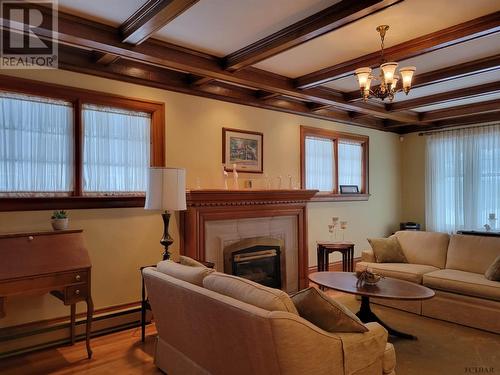 34 Niven St, Temiskaming Shores, ON - Indoor Photo Showing Living Room With Fireplace