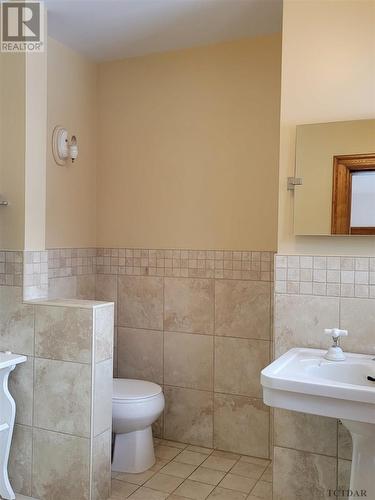 34 Niven St, Temiskaming Shores, ON - Indoor Photo Showing Bathroom