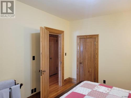 34 Niven St, Temiskaming Shores, ON - Indoor Photo Showing Bedroom