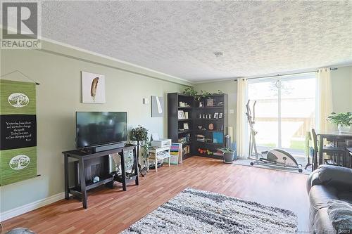 10 Hollybrook Street, Fredericton, NB - Indoor Photo Showing Living Room