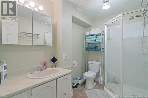 10 Hollybrook Street, Fredericton, NB - Indoor Photo Showing Bathroom