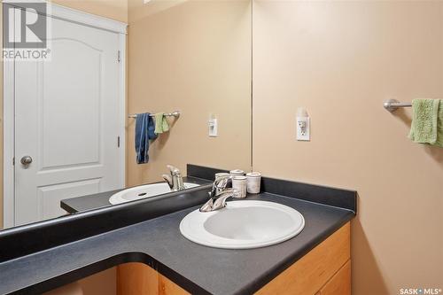102 Bayfield Crescent, Saskatoon, SK - Indoor Photo Showing Bathroom