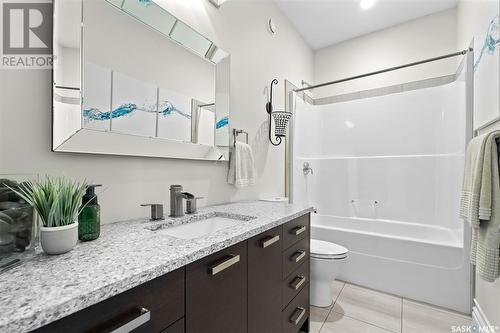 1430 Hargreaves Court, Saskatoon, SK - Indoor Photo Showing Bathroom