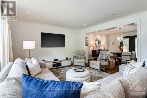 224 Crocus Avenue, Ottawa, ON - Indoor Photo Showing Living Room