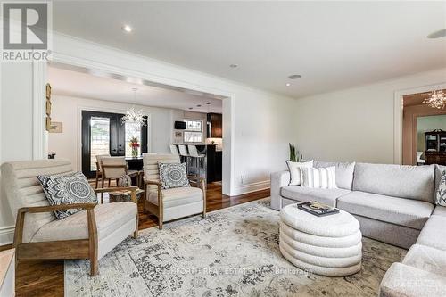 224 Crocus Avenue, Ottawa, ON - Indoor Photo Showing Living Room