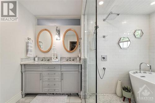 224 Crocus Avenue, Ottawa, ON - Indoor Photo Showing Bathroom