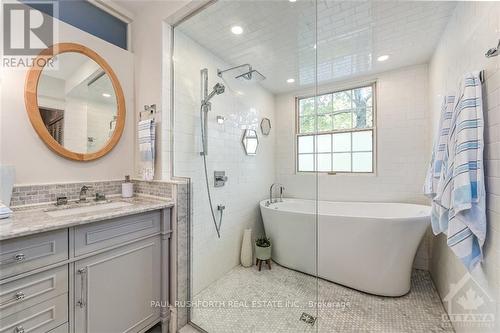 224 Crocus Avenue, Ottawa, ON - Indoor Photo Showing Bathroom