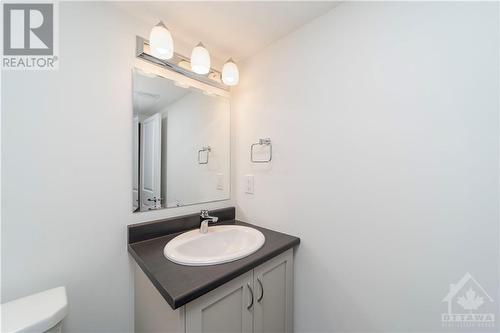 758 Jennie Trout Terrace, Ottawa, ON - Indoor Photo Showing Bathroom