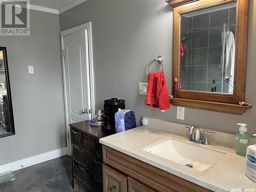 5228 7Th Avenue, Regina, SK - Indoor Photo Showing Bathroom
