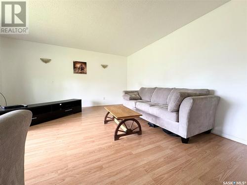 110 1St Street W, Paynton, SK - Indoor Photo Showing Living Room