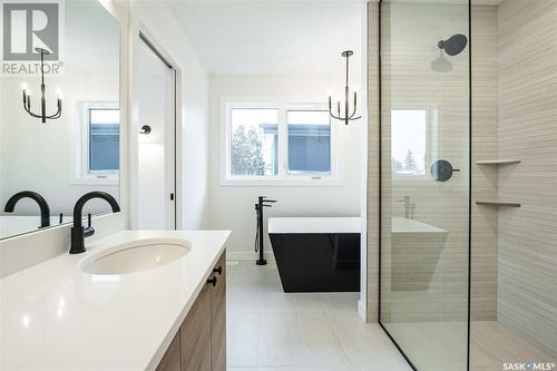 1308 14Th Street E, Saskatoon, SK - Indoor Photo Showing Bathroom