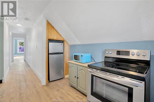 580 Bruce Avenue, Windsor, ON - Indoor Photo Showing Kitchen