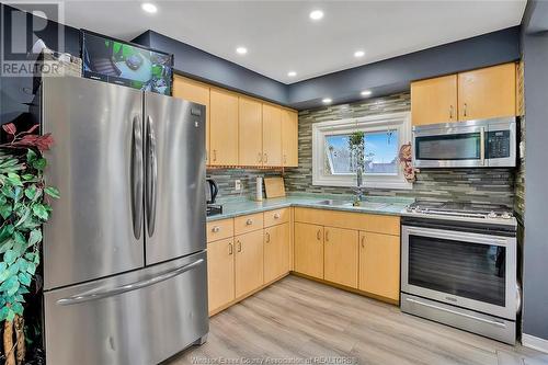 3025 Woodlawn Avenue, Windsor, ON - Indoor Photo Showing Kitchen