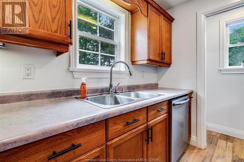511 Hale Street, Stoney Point, ON - Indoor Photo Showing Kitchen With Double Sink