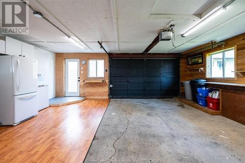 511 Hale Street, Stoney Point, ON - Indoor Photo Showing Garage