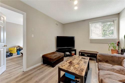 273 Normanhurst Avenue, Hamilton, ON - Indoor Photo Showing Living Room
