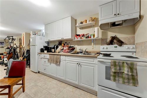 273 Normanhurst Avenue, Hamilton, ON - Indoor Photo Showing Kitchen With Double Sink