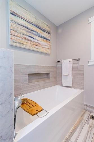 1245 Baldwin Drive, Oakville, ON - Indoor Photo Showing Bathroom