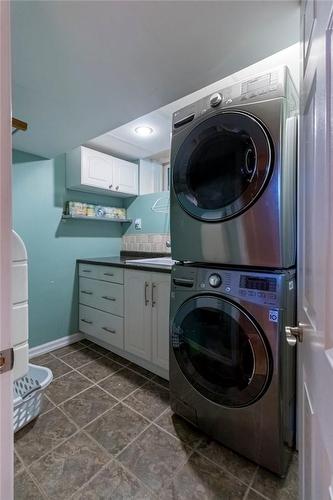 1245 Baldwin Drive, Oakville, ON - Indoor Photo Showing Laundry Room