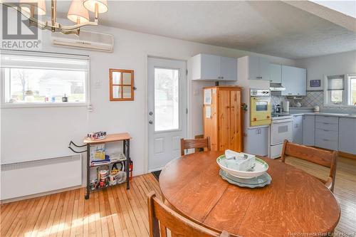 90 Saint-Pierre Est Boulevard, Caraquet, NB - Indoor Photo Showing Kitchen