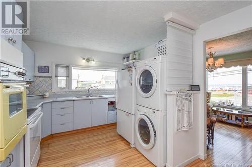 90 Saint-Pierre Est Boulevard, Caraquet, NB - Indoor Photo Showing Laundry Room