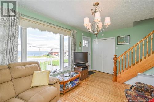 90 Saint-Pierre Est Boulevard, Caraquet, NB - Indoor Photo Showing Living Room