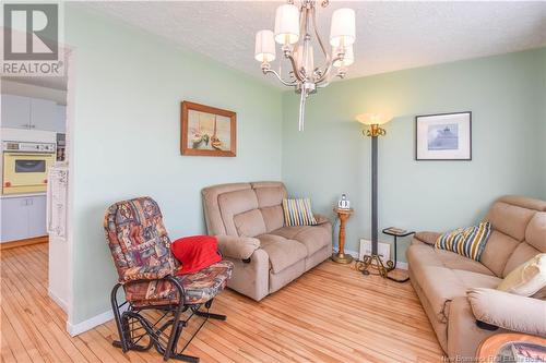 90 Saint-Pierre Est Boulevard, Caraquet, NB - Indoor Photo Showing Living Room