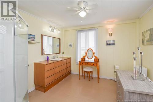 90 Saint-Pierre Est Boulevard, Caraquet, NB - Indoor Photo Showing Bathroom