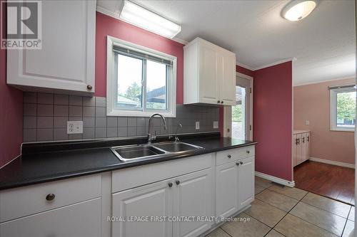 1 Elm Court, Innisfil, ON - Indoor Photo Showing Kitchen With Double Sink