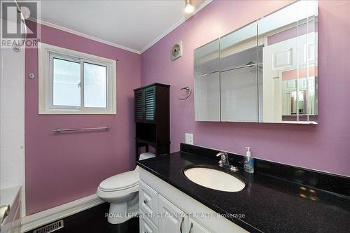 1 Elm Court, Innisfil, ON - Indoor Photo Showing Bathroom