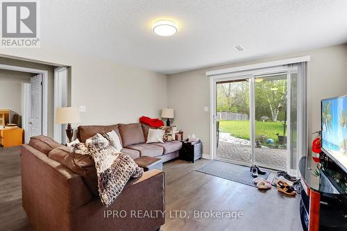 23 Garibaldi Drive, Barrie, ON - Indoor Photo Showing Living Room