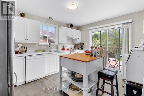 23 Garibaldi Drive, Barrie, ON - Indoor Photo Showing Kitchen