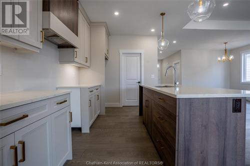 17 Duskridge Road, Chatham, ON - Indoor Photo Showing Kitchen