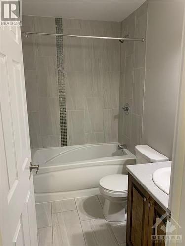 7 Peever Place, Carleton Place, ON - Indoor Photo Showing Bathroom