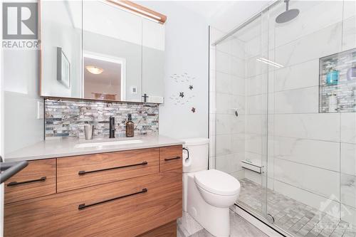 567 Lisgar Street, Ottawa, ON - Indoor Photo Showing Bathroom