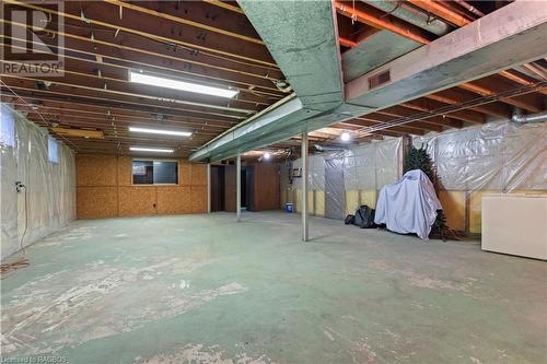 19 Redford Road, London, ON - Indoor Photo Showing Basement