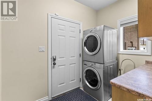 302 Wright Court, Saskatoon, SK - Indoor Photo Showing Laundry Room
