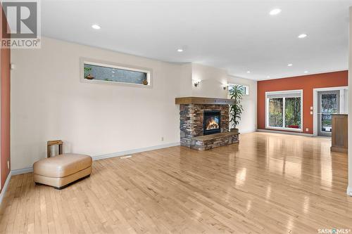 302 Wright Court, Saskatoon, SK - Indoor Photo Showing Living Room With Fireplace