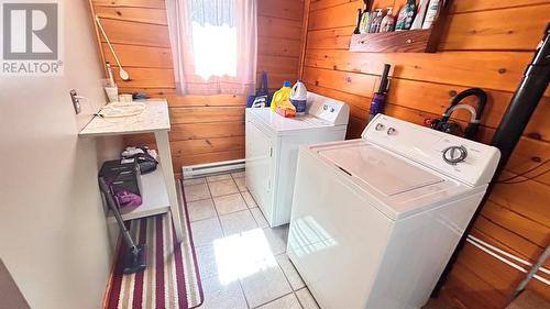 1 Roberts Arm Road, Roberts Arm, NL - Indoor Photo Showing Laundry Room