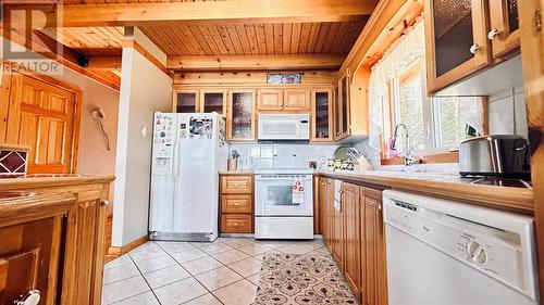 1 Roberts Arm Road, Roberts Arm, NL - Indoor Photo Showing Kitchen